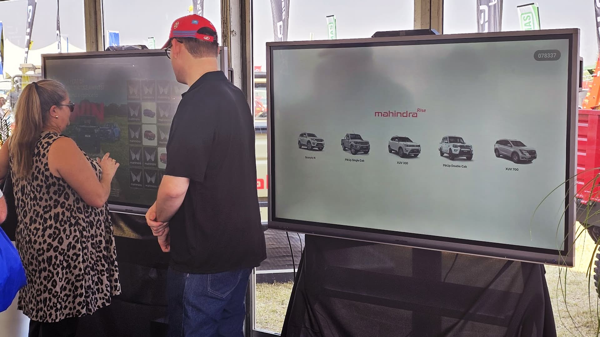 Mahindra Virtual Showroom Experience by MetaXR